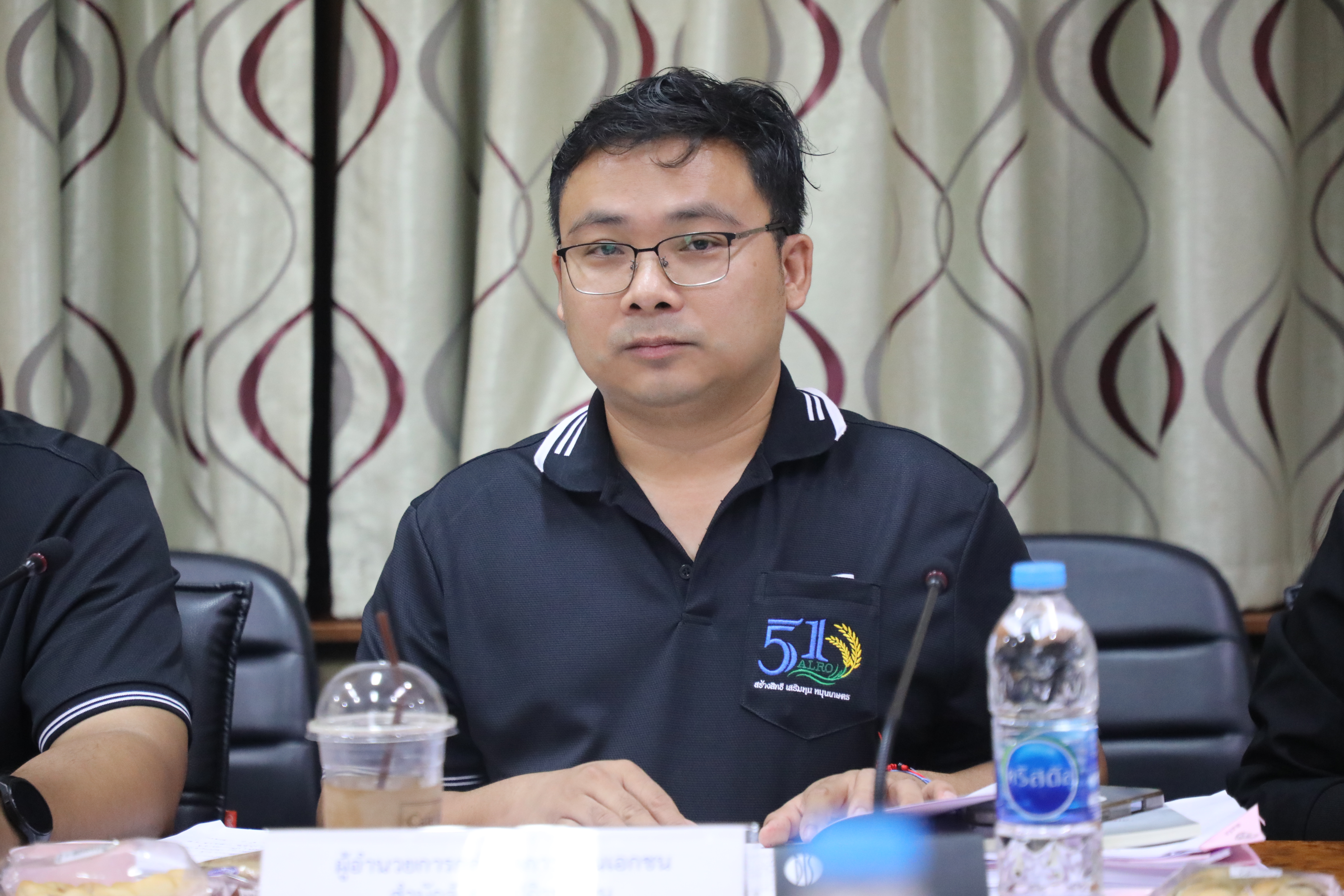 title - ส.ป.ก. ประชุมคณะทำงานศึกษาพิจารณาการแก้ไขปัญหาด้านที่ดินและหนี้สินของเกษตรกร โครงการแก้ไขปัญหาที่ดินทำกินให้แก่เกษตรกรสภาประชาชน 4 ภาค ครั้งที่ 1/2569